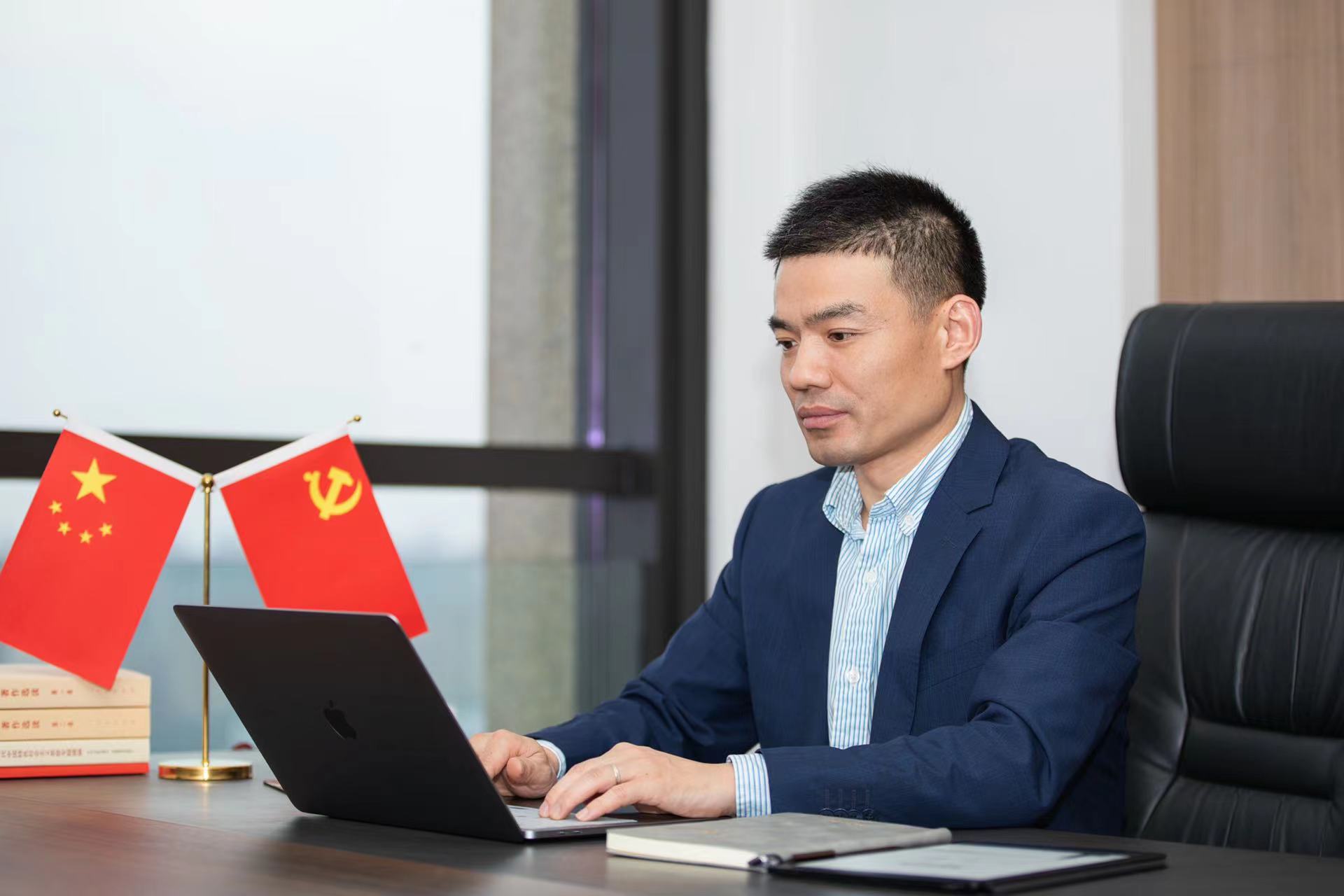 致敬劳模工匠丨我将无我 不负人民