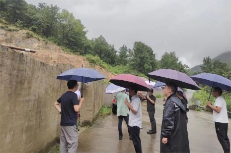 坚守地灾防治一线 全力守护群众安全