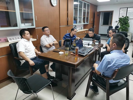 汛期值班2-专家会商.jpg