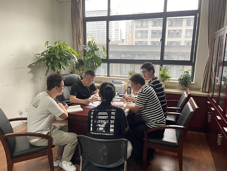 开展主题教育研讨.jpg