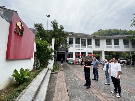 重温入党誓词.jpg