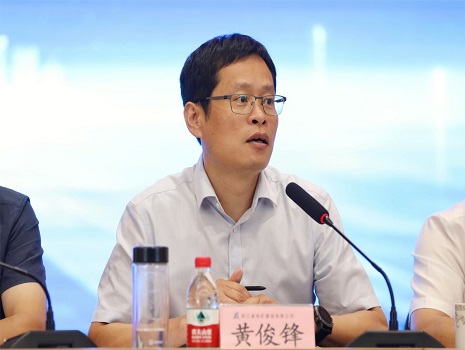 4黄俊锋.jpg